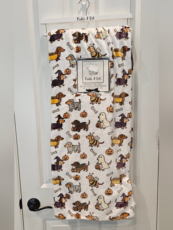 Pickle & Dot Other - 🎃 Pickle & Dot Dachshund Halloween Oversized Plush Throw Blanket 60” x 70” NWT